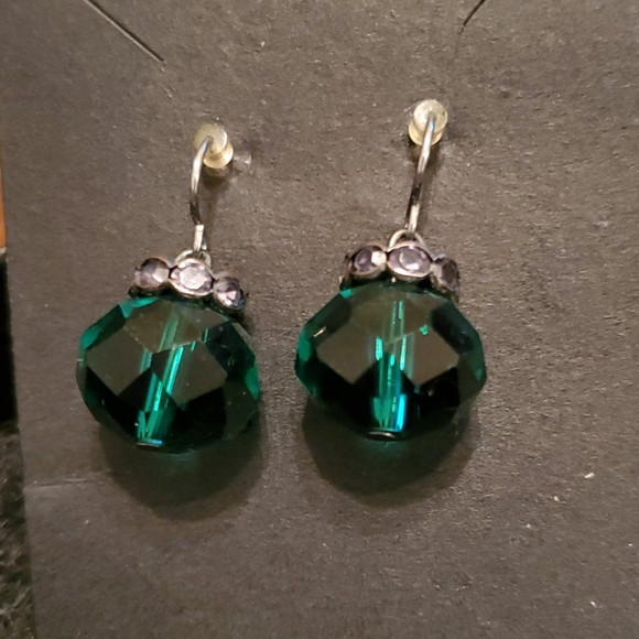 Jewelry - GREEN GLASS FASHION  EARRINGS
